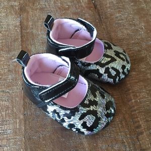 Size 2 leopard print shoes
